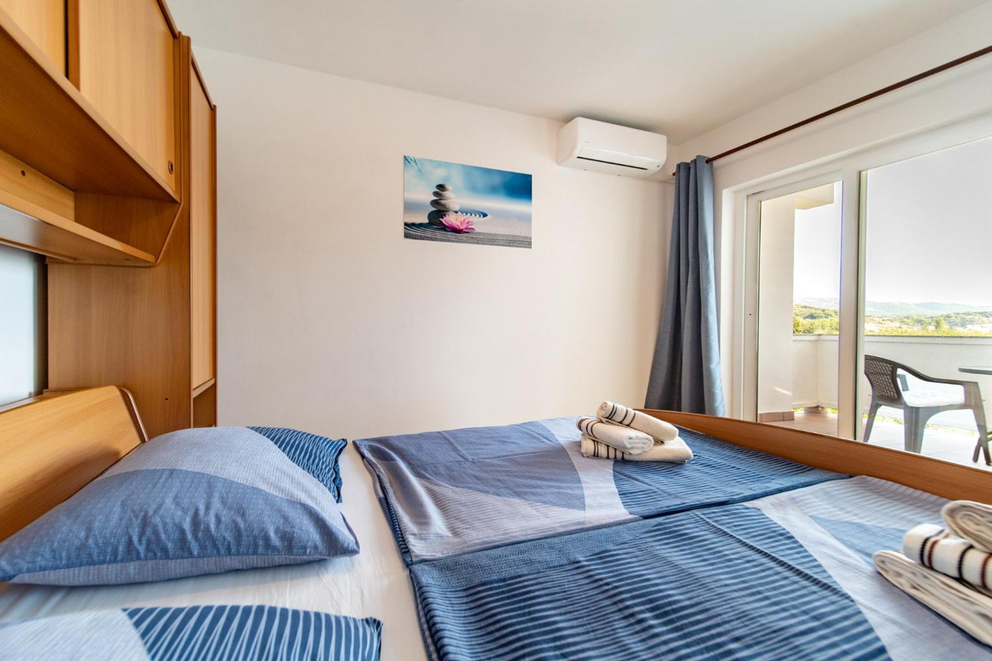 Apartments Lores Rab Town Exterior photo